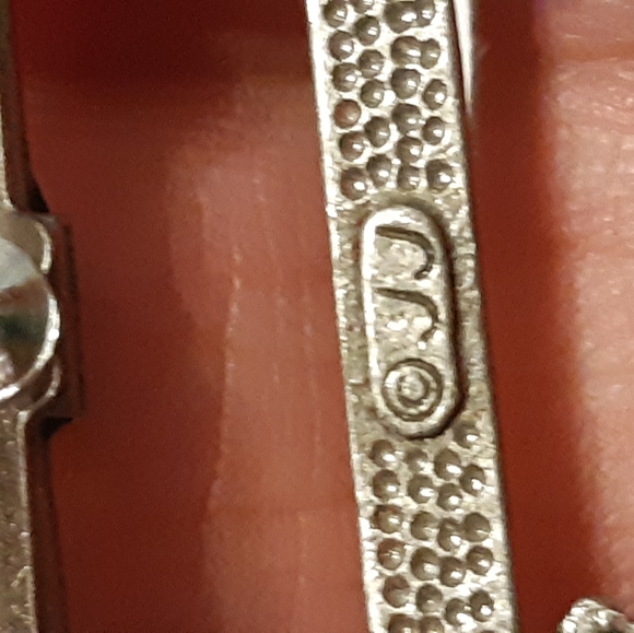 Vintage Mom Picture Frame Brooche Hockey Mom,  In Brass,  Signed JJ 1.5" Long, - Picture 6 of 6